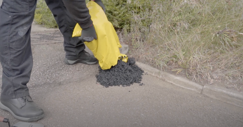 How to apply Instantex for tarmac, asphalt and concrete