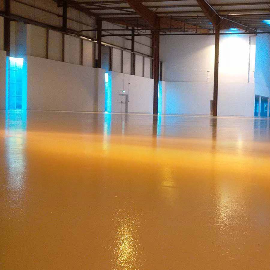 Concrete coating suitable to seal warehouses and make them look attractive
